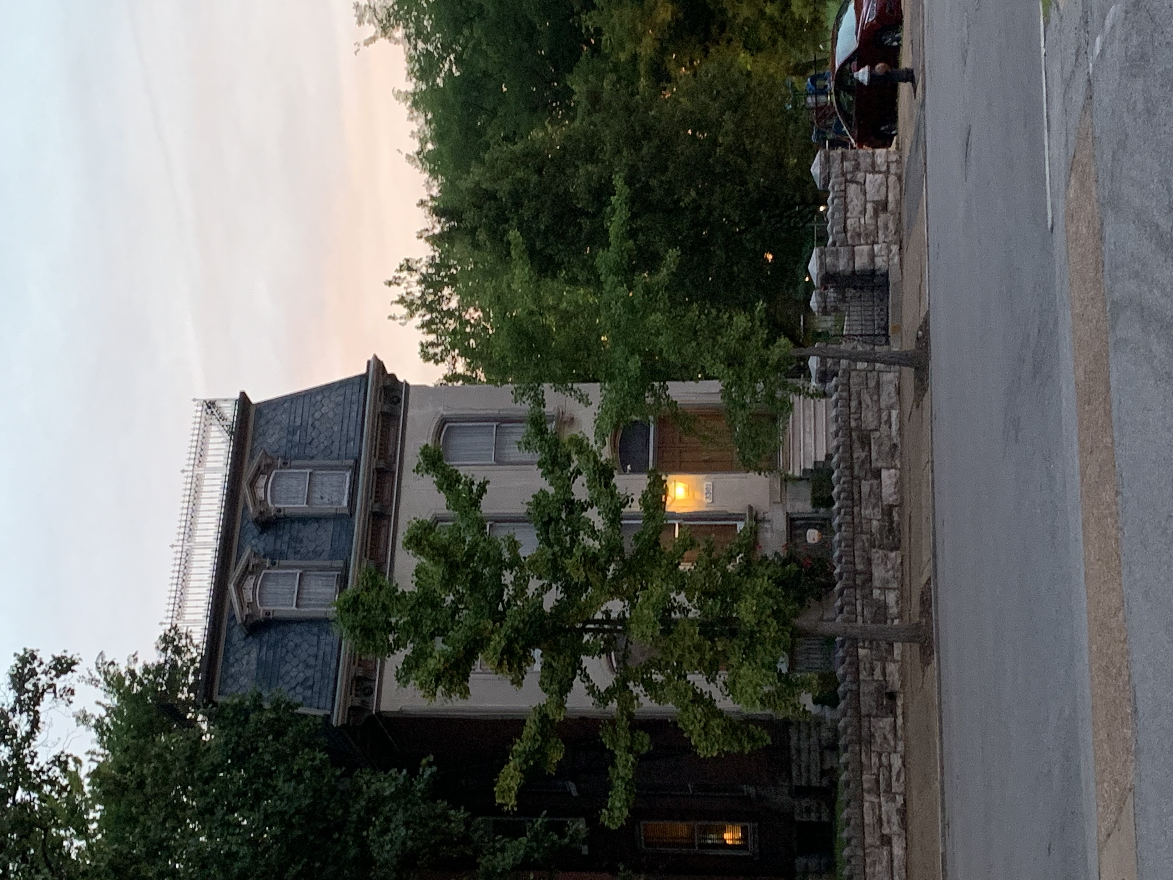 ./2022/06 - St Louis/02 - Day 2/20220522-202554435.JPG